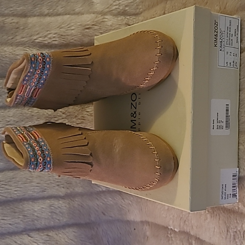 Kim & Zozi .  Hippie Bling.  Tan Suede Fringe Booty Shoes.  Size 10.